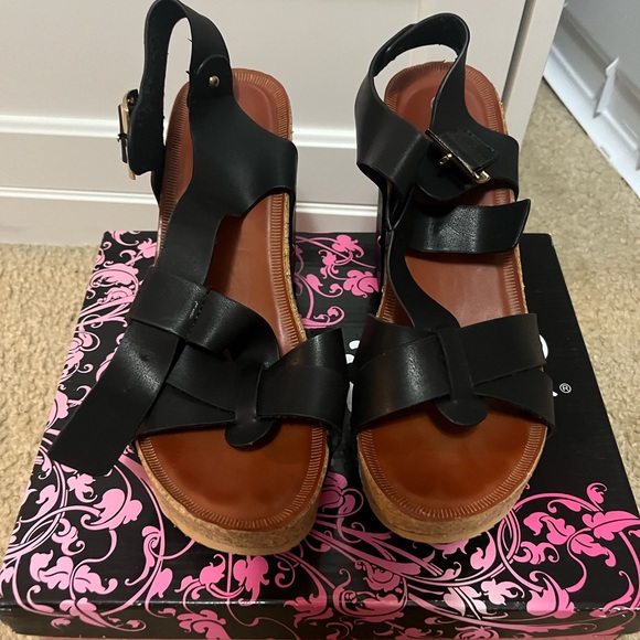 Wedges - Picture 2 of 3